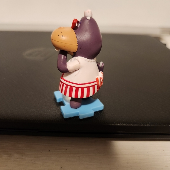 Disney's Doc McStuffins Hallie the Hippo PVC figure. - Picture 5 of 5